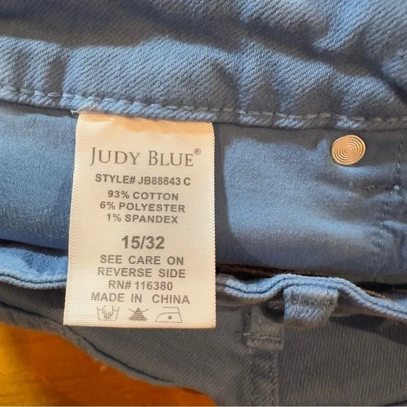 Judy Blue Cropped Wide Leg Jeans in Vibrant Blue - Picture 7 of 8
